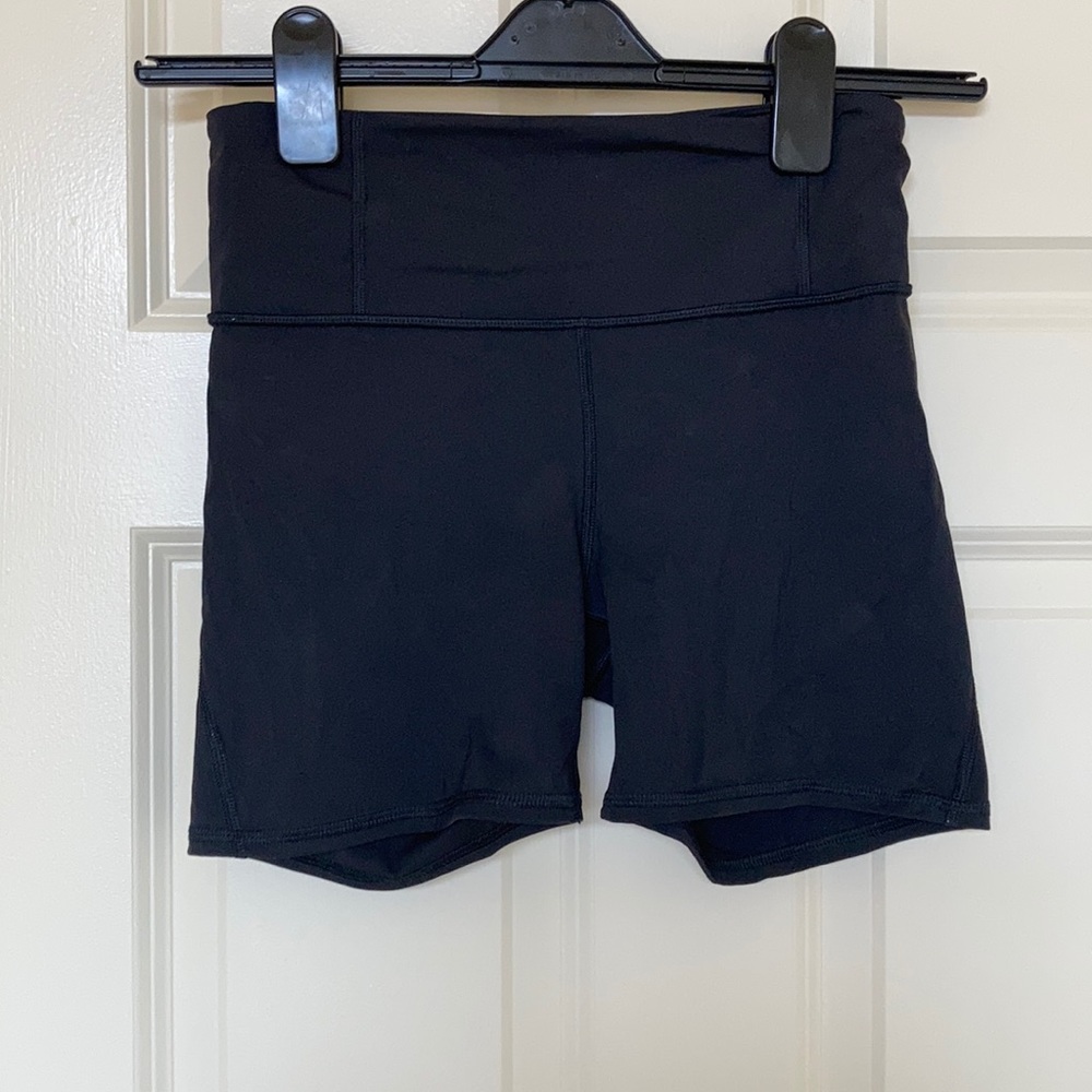 Athleta Lightning Bike Shorts 5”